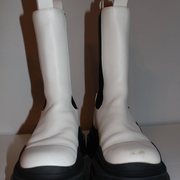 Bottega Veneta Tire Lug Chelsea Military Calf Boots Sea Salt Black 38.5 US 8.5 - Picture 5 of 13